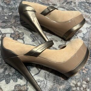 Jessica Simpson Taupe and Metallic Heels